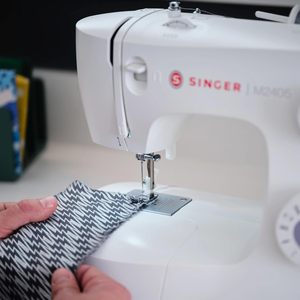 Machine à coudre SINGER M2405, idéale pour les vêtements, les patchs, les réparations, l'artisanat et <span class=keywords><strong>la</strong></span> décoration - Product Image 3
