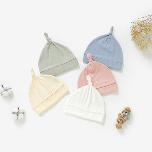 Topi Bayi Lembut dan Nyaman Model Rajut Pointelle, Topi Pelindung dari Dingin untuk Bayi Baru Lahir dengan Desain Simpul Lucu - Product Image 2