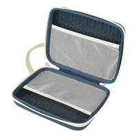 Étui de rangement rigide avec deux compartiments en maille et sangle de poignet pour accessoires portables