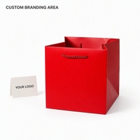 Sac de courses rouge en forme de cube avec poignée en corde, emballage cadeau carré pour événements de vente au détail, cadeaux de fête, impression personnalisée, affichage de la marque