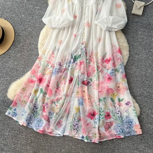 Robe longue à manches bouffantes en dentelle florale, col en V, coupe ajustée, garantie qualité, pour femme. - Product Image 4
