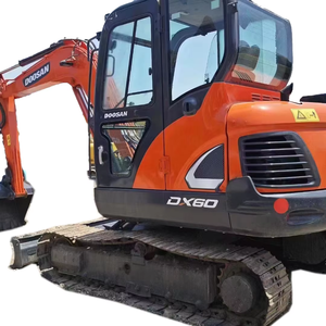 Excavatrices Doosan Dx60 d'occasion de Corée, mini-excavatrice sur chenilles de 6 tonnes, mini-pelle avec brise-roche, godet d'excavatrice, certifiée EMC CE - Product Image 1