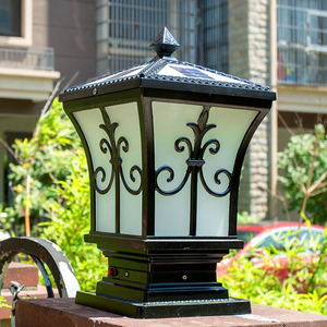 Lámpara Solar de Poste para Exteriores, Marco de Bronce, Pantalla Acrílica, 500 Lúmenes, LED Regulable Blanco Cálido 3500K, IP65, No Requiere Montaje - Product Image 4