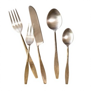 Juego de cubiertos de acero inoxidable estilo occidental con mango forjado a mano, 5 piezas, cubertería moderna para bodas, cenas y uso en la mesa. - Product Image 1