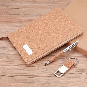 Ensemble cadeau bloc-notes et porte-clés en liège pour entreprise immobilière, idéal pour le bureau, les affaires et les cadeaux d'entreprise immobilière - Product Image 4