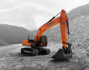 รถขุดตีนตะขาบ DEVELON DX400LC สำหรับงานหนัก บุ้งกี๋ขนาด 1.83 เมตร เครื่องยนต์ 228.4 กิโลวัตต์ พร้อมปั๊ม มอเตอร์ และเกียร์บ็อกซ์ สำหรับงานก่อสร้างและเหมืองแร่ - Product Image 3