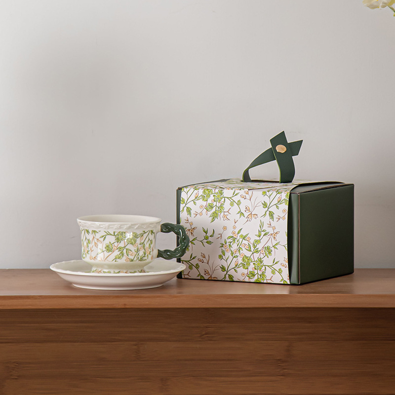 White one cup one plate-color box