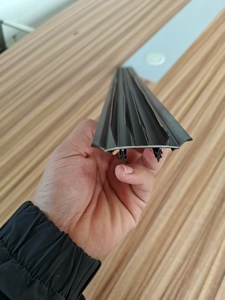 Tùy Chỉnh Cắt PU Bọt Bọc Miếng Bọt Biển Cửa Con Dấu Dải Sinh Thái Thân Thiện Với Môi Dài Cuộc Sống Làm Việc Tiếng Ồn Thấp Cao Su Cho Cửa Windproof Khoảng cách - Product Image 3