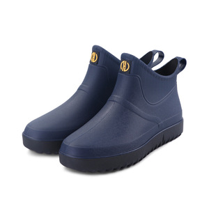 Zapatos <span class=keywords><strong>de</strong></span> lluvia <span class=keywords><strong>de</strong></span> trabajo al aire libre impermeables <span class=keywords><strong>de</strong></span> nuevo diseño <span class=keywords><strong>para</strong></span> hombres y mujeres Botas <span class=keywords><strong>de</strong></span> lluvia <span class=keywords><strong>de</strong></span> tobillo antideslizantes característica desechable - Product Image 4