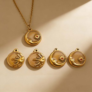 Pendentif Cercle en Acier Inoxydable Plaqué Or 18K HB0648 avec Breloques Célestes Soleil et Lune pour Fabrication de Bijoux DIY Vente en Gros - Product Image 1