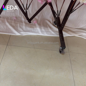 LEDA ขายส่ง ผนังดอกซากุระสีชมพูขาวประดิษฐ์ พับได้ ถอดประกอบได้ ฉากหลังดอกไม้สำหรับงานแต่งงาน งานอีเว้นท์ งานปาร์ตี้ - Product Image 4