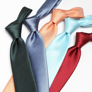 <span class=keywords><strong>Costume</strong></span> italien classique de luxe pour hommes avec <span class=keywords><strong>cravate</strong></span> à rayures noires et rouges solides Matériau en microfibre Cravates pour hommes - Product Image 4