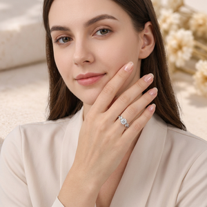 Bague de fiançailles en moissanite taille ronde, en argent sterling 925, motif feuille de vigne, bijoux de mariage pour femme, fabricant sur mesure - Product Image 4