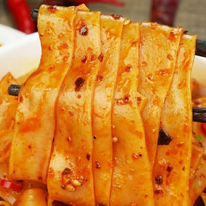 <span class=keywords><strong>Nouilles</strong></span> instantanées Halal Love Circle <span class=keywords><strong>Kung</strong></span> <span class=keywords><strong>Fu</strong></span> en farine de blé, saupoudrées d'huile, en seau – Moelleuses, sans cuisson - Product Image 1