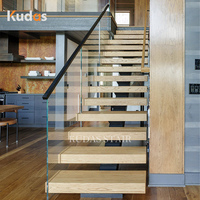 Escalier flottant à faisceau unique rampe en verre à marches en bois escaliers Mono Stringer personnalisables pour l'intérieur de bibliothèque de maison de luxe
