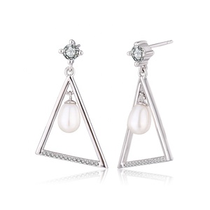 Kammy 6-6.5mm Triangle Élégant Naturel Perle D'eau Douce Boucle D'oreille En Argent Sterling Fine Jewelry 925 Boucles D'oreilles pour Femmes - Product Image 1