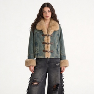 Chaqueta Vaquera para Mujer - Abrigo de Invierno Vintage con Forro de Piel, Cuello y Puños Grandes de Piel, Parka Cálida de Sherpa - Logotipo Personalizado - Product Image 1