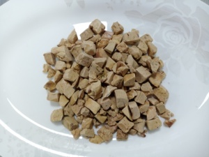 Il gatto del cubo di fegato di coniglio liofilizzato naturale all'ingrosso dell'oem tratta le prelibatezze del cane - Product Image 2