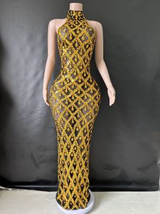 Robe longue moulante en maille transparente à col licou et strass pour femme - Robe de soirée tendance - Product Image 6