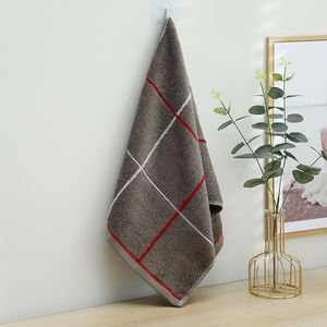 Serviette de voyage luxueuse à rayures, séchage rapide, 100% coton éponge doux de qualité supérieure, tissu jacquard pour le bain et l'hôtel - Product Image 4
