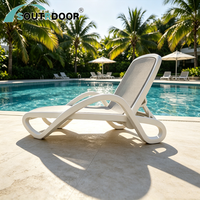 Chaise longue de jardin moderne S&R, chaise longue portable en plastique pour l'extérieur, pour la plage, la piscine, la cour, l'hôtel, le salon, la villa