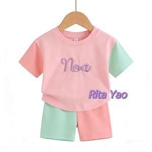 Set Personalizzato per Bambini con T-Shirt Ricamata e Pantaloncini Colorati, Completo Sportivo in Cotone per Bambine - Product Image 5