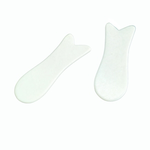 Pierre de massage Gua Sha en jade Xiuyan blanc en forme de poisson, grattoir facial, produits Gua Sha de qualité supérieure - Product Image 3