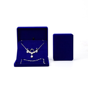 Caja de joyería de terciopelo de lujo con impresión personalizada, mini empaque de regalo para pulseras y pendientes en azul, marrón y verde, colores personalizables. - Product Image 5