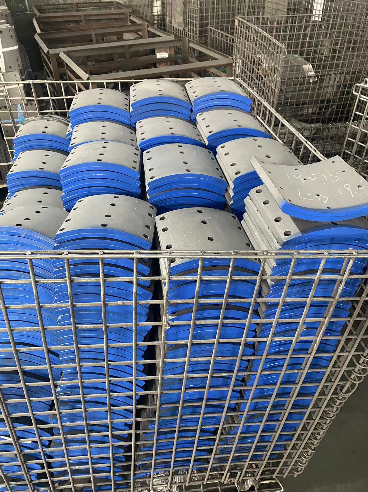 Good Price Brake Lining 1-88302761-0 for Isuzu Truck GIGA