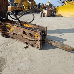 Excavatrice hydraulique d'occasion Hyundai 305LC-7, peinture d'origine, peu d'heures de service, pour travaux de terrassement - Product Image 3