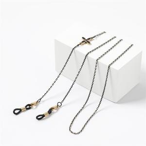 Chaîne de lunettes en métal à la mode pour femmes, chaîne en alliage, design en forme de cœur et de papillon, style collier pour usage quotidien - Product Image 5