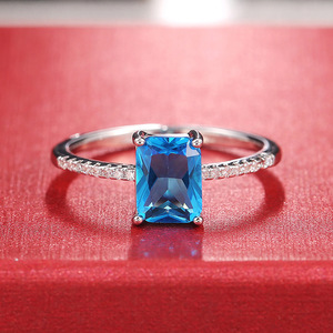 Anello F163 da Donna in Argento con Topazio, Gioiello Geometrico di Fidanzamento con Accenti di Diamanti - Product Image 6