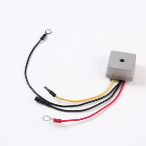 T147 1015777 1027112-01 102711201 74510-96 Regolatore di Tensione Raddrizzatore per Scooter in Plastica Nera di Alta Qualità, Ricambio Nuovo, 1 Anno di Garanzia - Product Image 1