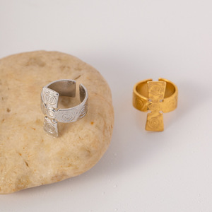 Retro mạ vàng thép không gỉ nhẫn phụ nữ xoay kết cấu búa chéo cổ điển mở vòng - Product Image 4