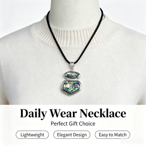 Collier pendentif en coquille d'ormeau naturelle, <span class=keywords><strong>bijoux</strong></span> en coquille irisée <span class=keywords><strong>avec</strong></span> <span class=keywords><strong>cordon</strong></span> tressé noir pour cadeau, vente en gros - Product Image 3