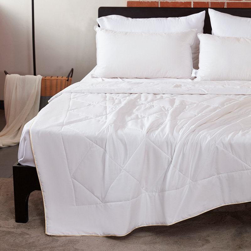 Premium Bamboo Quilt With Bamboo Fiber Filling | Lightweight, Fluffy & Machine Washable