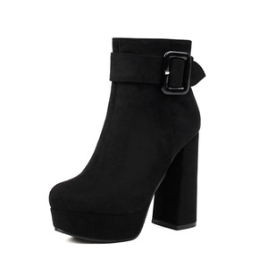 Botines de Ante Negro con Punta Redonda, Tacón Grueso, Plataforma y Correa con Hebilla, Envío Directo - Product Image 1