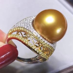 Bague en or naturel incrustée de perles de précision 925, 13-14 mm, ronde, avec un design de bouche mobile, lumière intense et sans défaut - Product Image 3