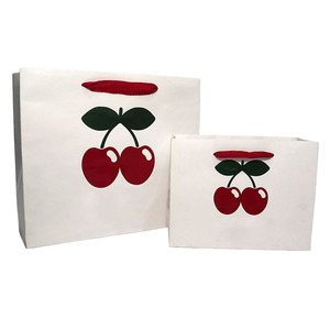 Sacs cadeaux en papier de Noël de luxe avec poignée, sac en papier avec logo - Product Image 1