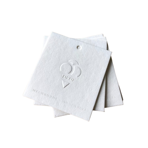 Étiquettes volantes en papier cartonné de qualité supérieure étiquettes de vêtements en papier épais étiquettes de marque de vêtement imprimées personnalisées prix de gros en vrac - Product Image 6