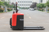 Chariot élévateur électrique RUM TE220 2 tonnes (2000 kg) à prix d'usine, batterie 24V/120Ah, solution de manutention efficace pour entrepôt, certifié CE