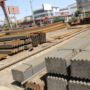 Barres d'acier plates et en angle S235jrg galvanisées à chaud avec trous pour la construction, dimensions 50x50x10, 75x75, 100x100, 40x40, <span class=keywords><strong>80x80</strong></span> - Product Image 5