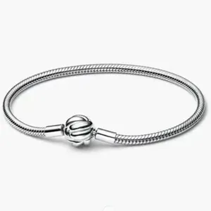<span class=keywords><strong>Bracelet</strong></span> populaire en os de serpent avec lettre Couronne de Princesse scintillante, compatible avec les pendentifs <span class=keywords><strong>Pandora</strong></span>, pendentif perlé DIY, bijoux pour femmes - Product Image 2