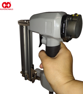 Pistola <span class=keywords><strong>Clavadora</strong></span> Neumática F30/425K, Tipo U, para Clavos y Grapas en Muebles y <span class=keywords><strong>Postes</strong></span> Metálicos - Product Image 1