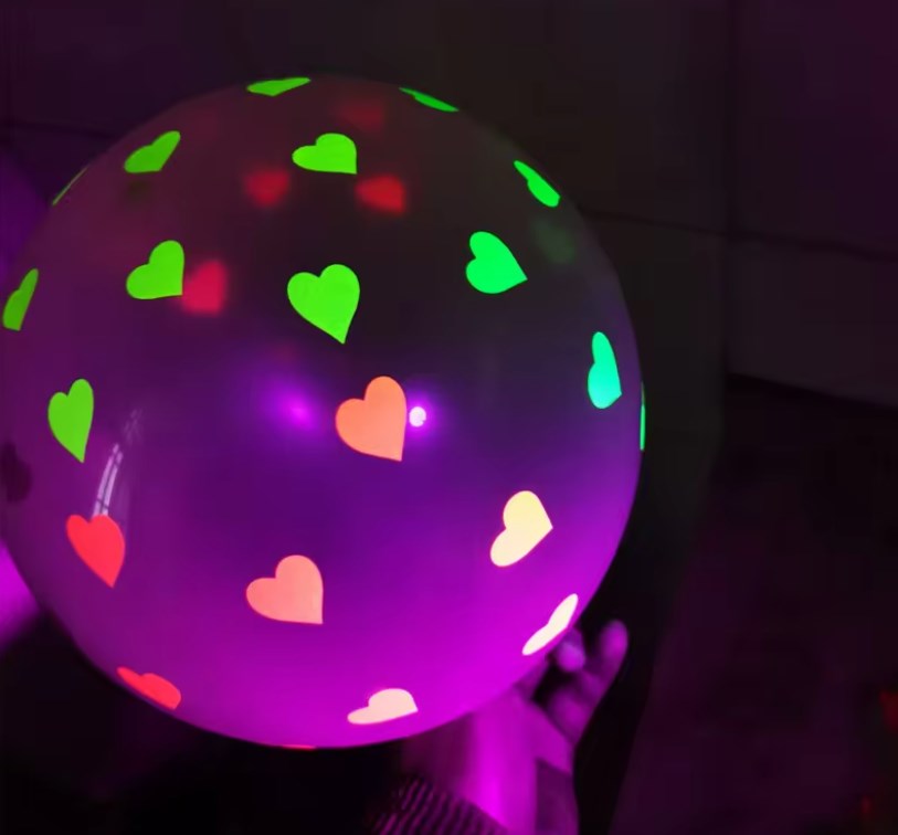 Blacklight parti balonlar karanlıkta kızdırma floresan lateks balonlar doğum günü partisi malzemeleri UV Neon balonlar