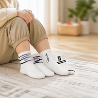 Chaussettes pour enfants en coton peigné, à rayures et imprimé lettres, chaussettes souples et respirantes pour tout-petits, chaussettes pour enfants, logo personnalisé OEM