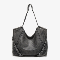Sac fourre-tout vintage Y2K en PU pour moto, grande capacité, sac à bandoulière délavé avec boucle et surpiqûres pour les tenues quotidiennes des femmes modernes