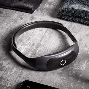 Masseur de cou en forme de U à thérapie magnétique sans fil, fabriqué en usine OEM, relaxant pour le cou, chauffe-cou, compresse chaude, masseur de poche pour le cou - Product Image 2