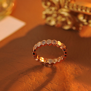 新しいトレンディなファッション銅ハニカムダイヤモンド型幾何学模様ローズゴールド女性の人差し指リング卸売 - Product Image 3