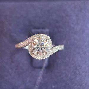 Bague de fiançailles et de mariage en platine PT950 avec diamant cultivé en laboratoire blanc D VVS2 de 1 carat au design unique - Product Image 1